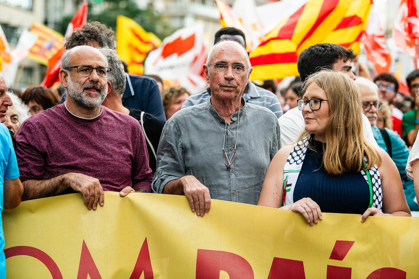 Fotos de la manifestación nacionalista en Valencia con el respaldo de Lluís Llach