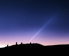 El Cometa C/2023 A3 observado el 1 de octubre de 2024 sobre el Observatorio del Teide (IAC)