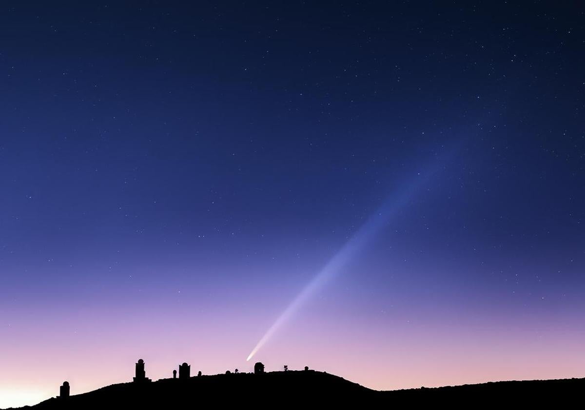 El Cometa C/2023 A3 observado el 1 de octubre de 2024 sobre el Observatorio del Teide (IAC)