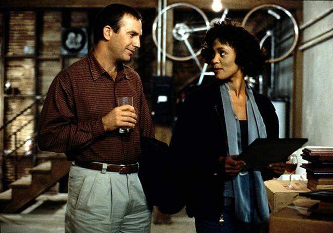 Kevin Costner y Whitney Houston en 'El guardaespaldas'..