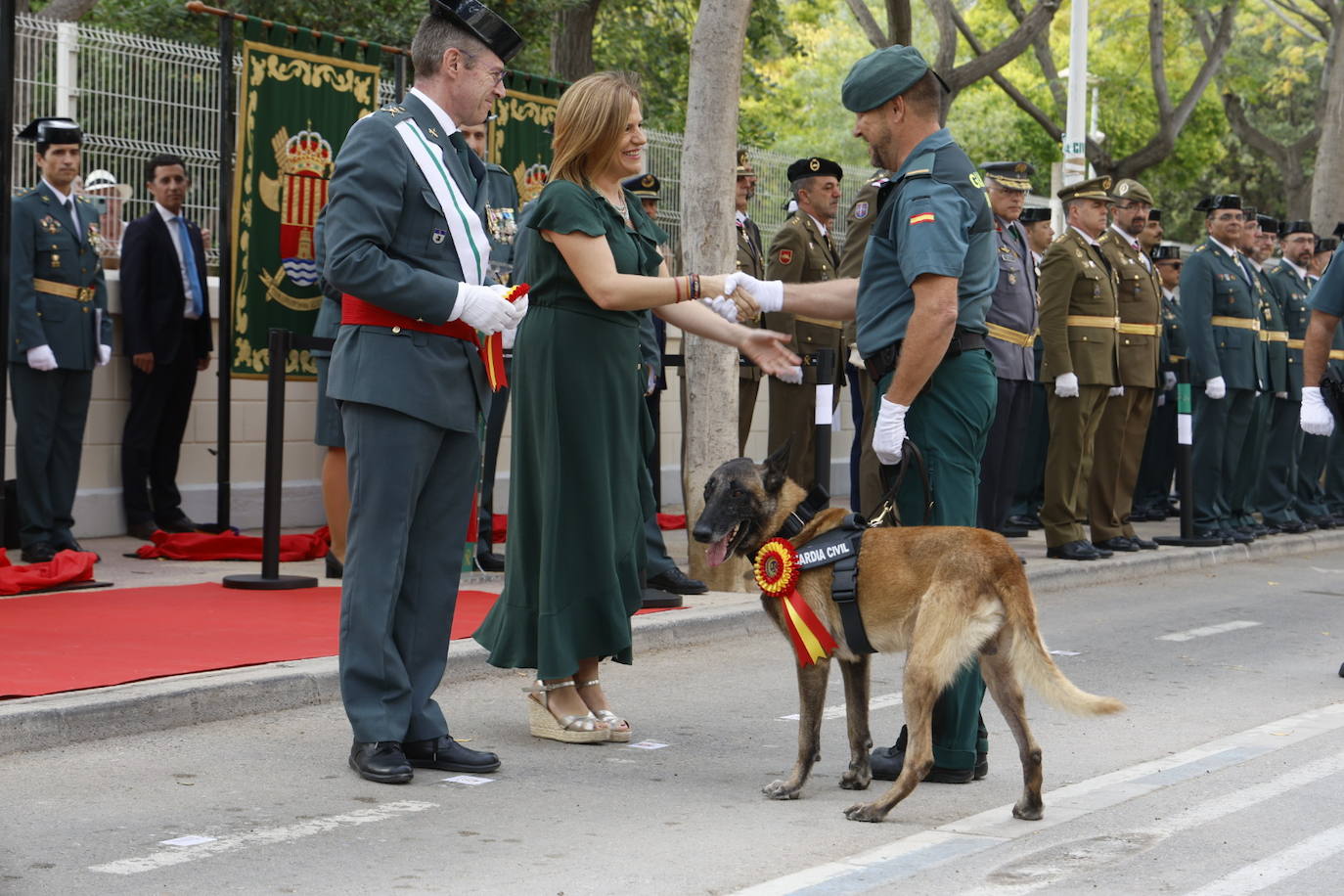 Fotos de la Guardia Civil honrando a su patrona en Cullera