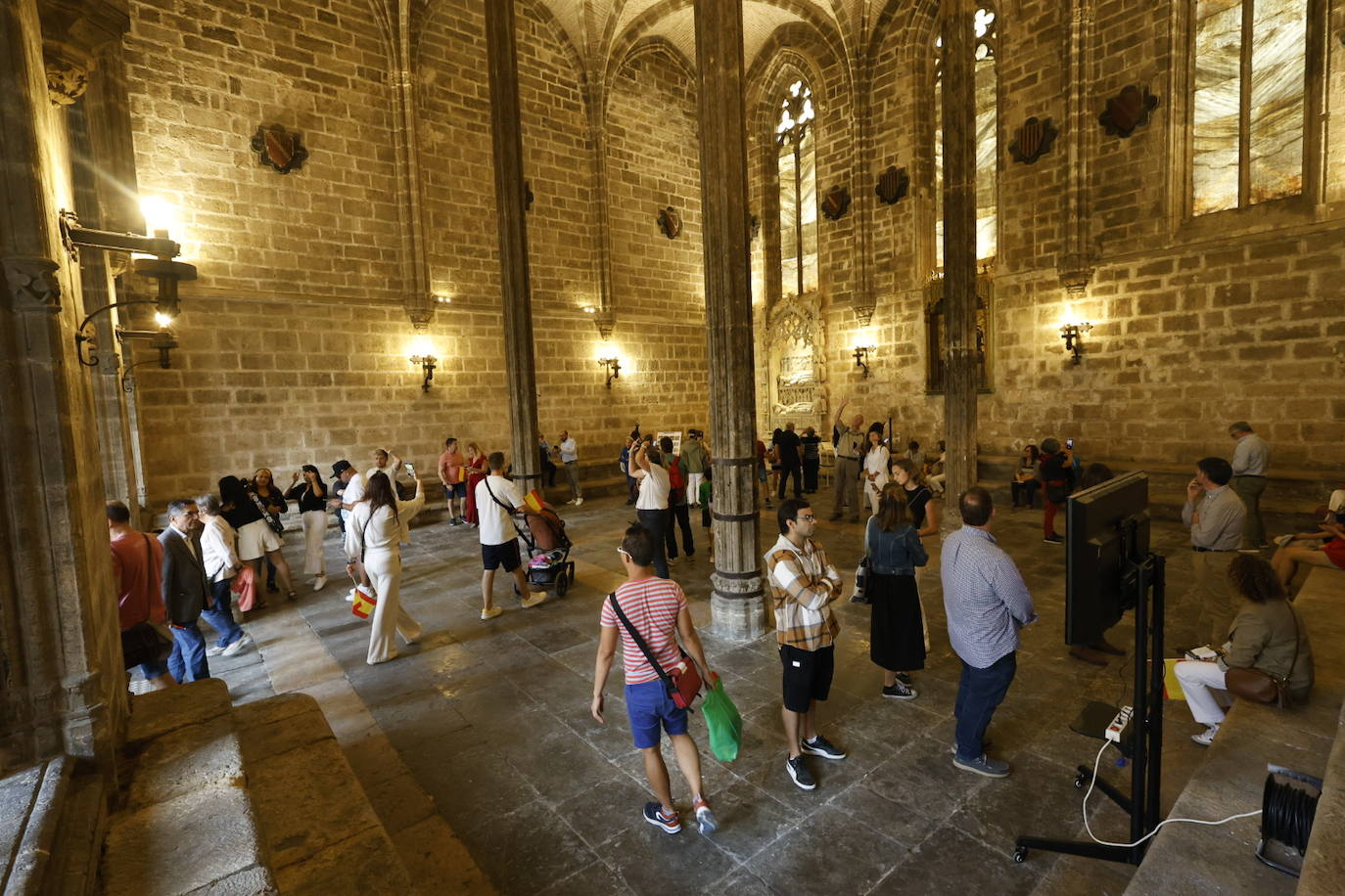 Fotos de la jornada de puertas abiertas en Capitanía General de Valencia con motivo del 12 de octubre