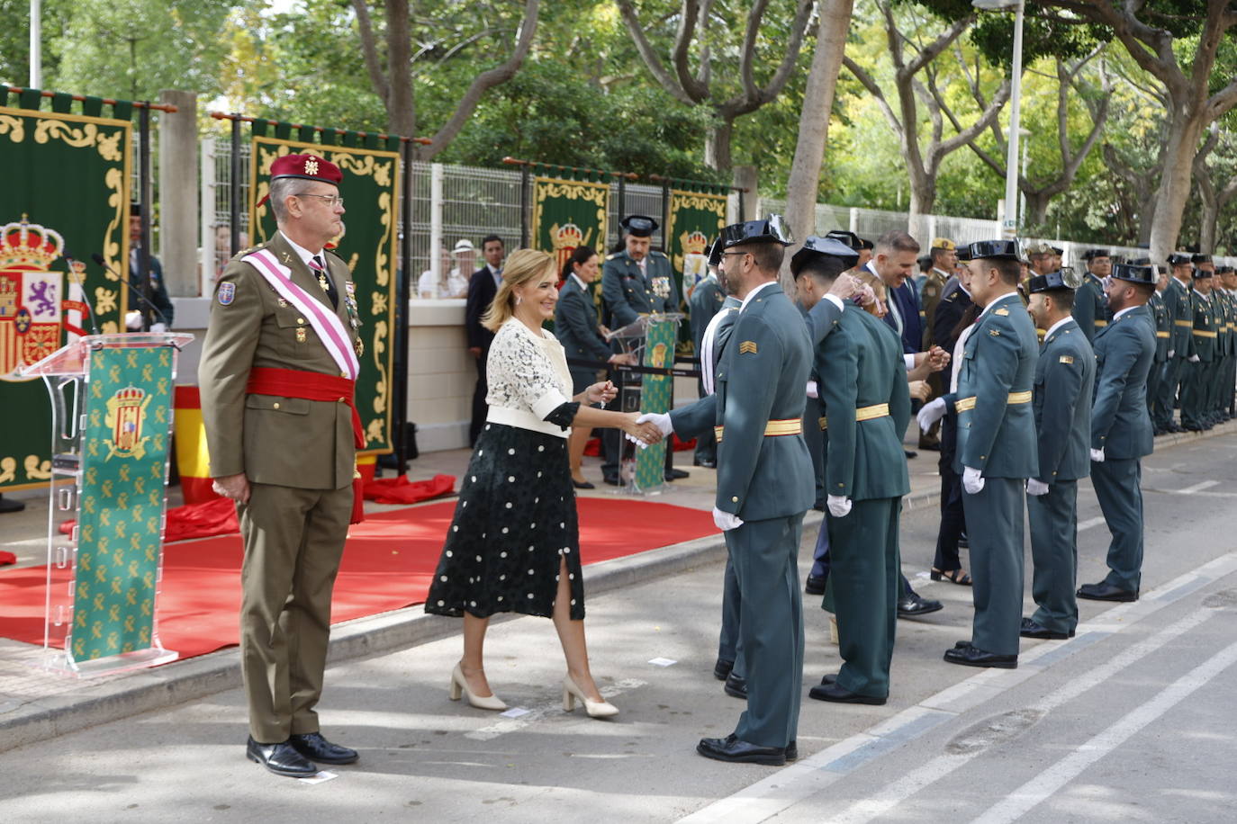 Fotos de la Guardia Civil honrando a su patrona en Cullera