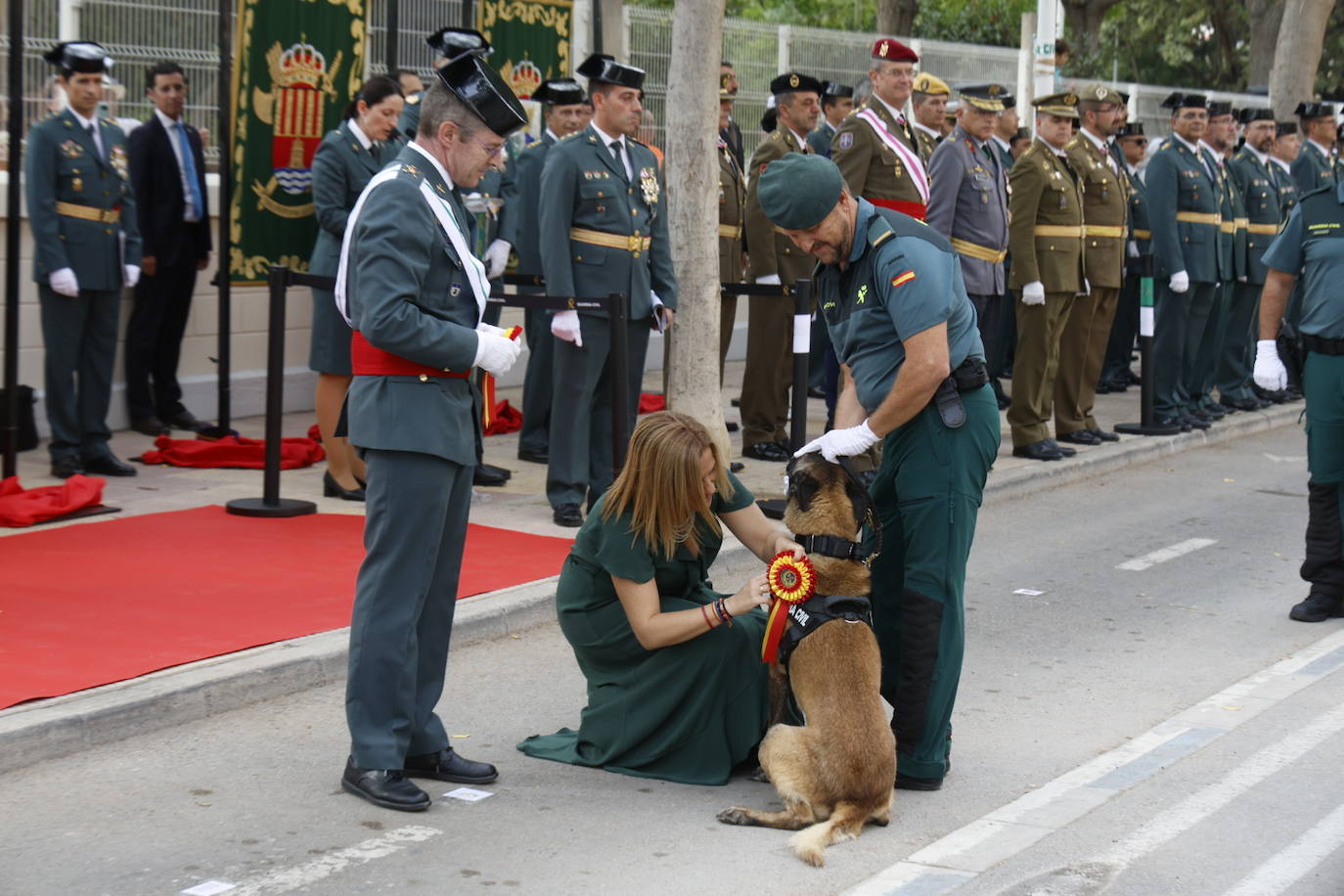 Fotos de la Guardia Civil honrando a su patrona en Cullera