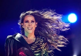 Malú durante un concierto.