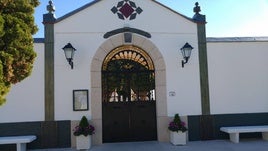 La entrada del cementerio de Calp.