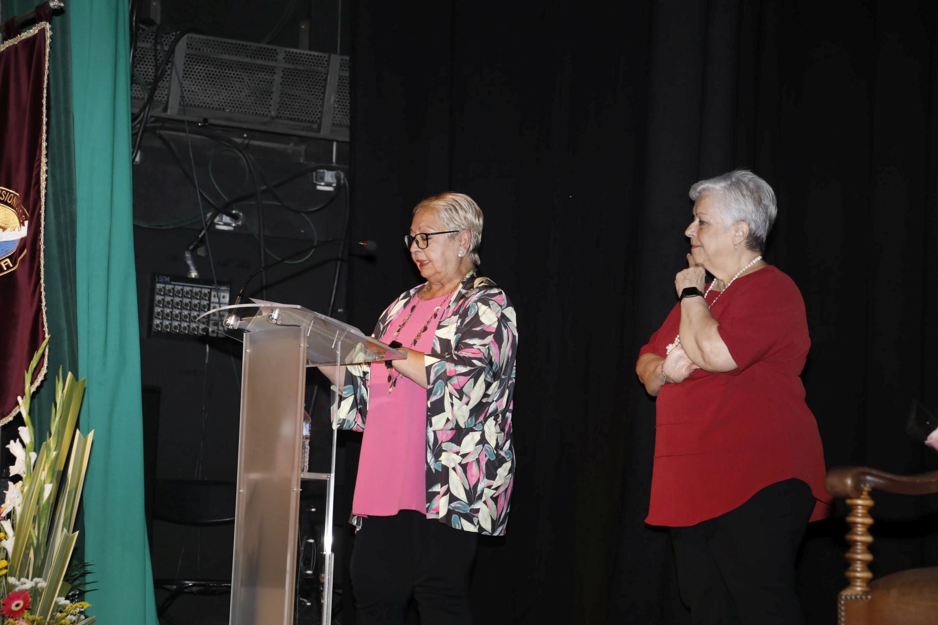 Imagen secundaria 2 - El Hogar de Jubilados y Pensionistas de Dénia rinde homenaje a sus socios más antiguos