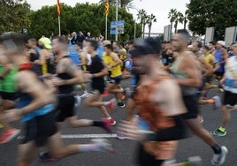 Corredores en el Medio Maratón de Valencia 2023.