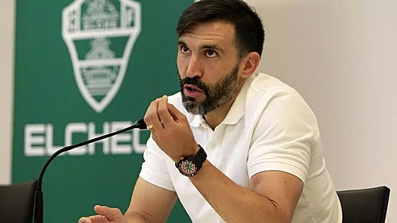 El escalofriante relato del entrenador del Elche: «Ayer me pude salvar, pero hay personas que han perdido la vida en actos como este»
