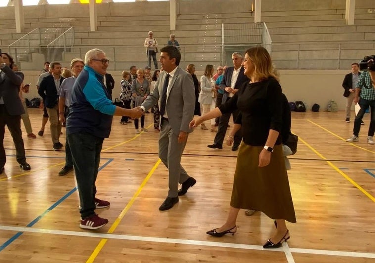 María José Catalá y Carlos Mazón este jueves en la inauguración del polideportivo.