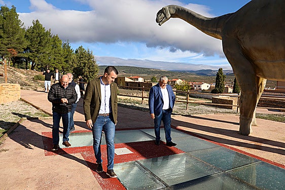 Mompó defiende el turismo de interior como pieza fundamental para revitalizar la Serranía