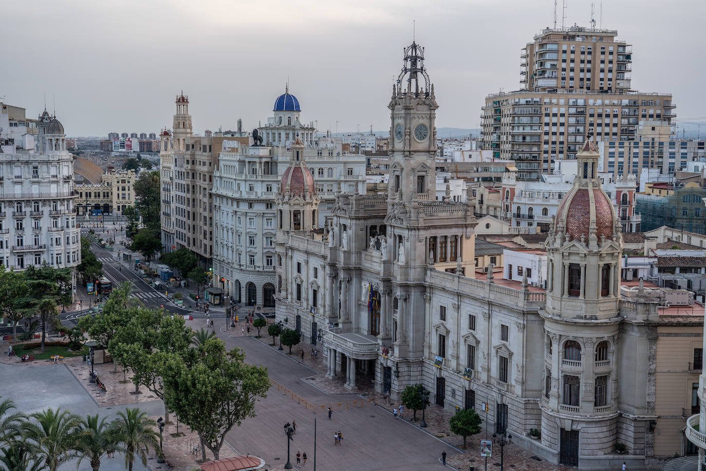 La plaza del Ayuntamiento de Valencia.