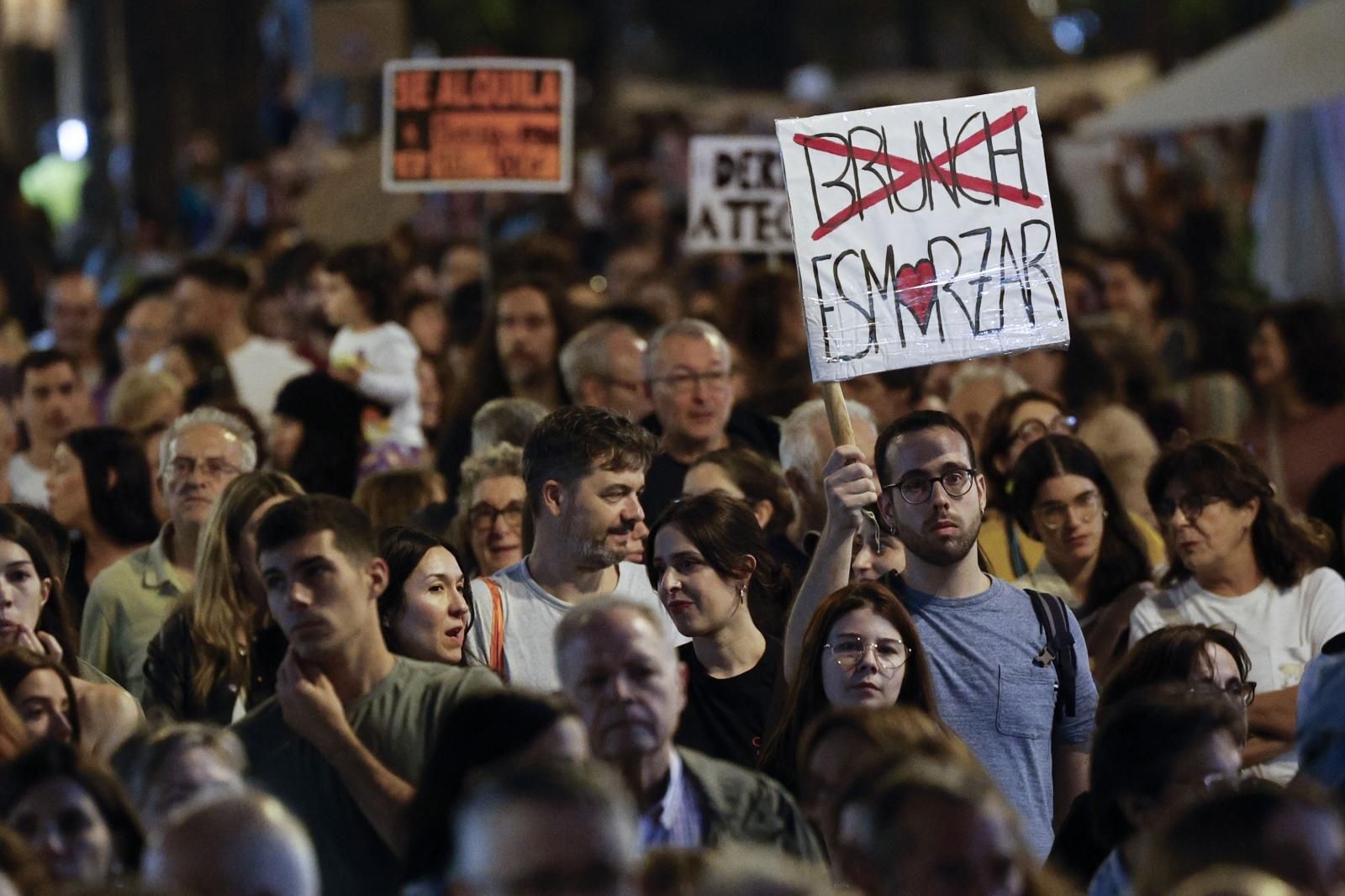 Manifestación en Valencia para protestar contra la crisis de la vivienda