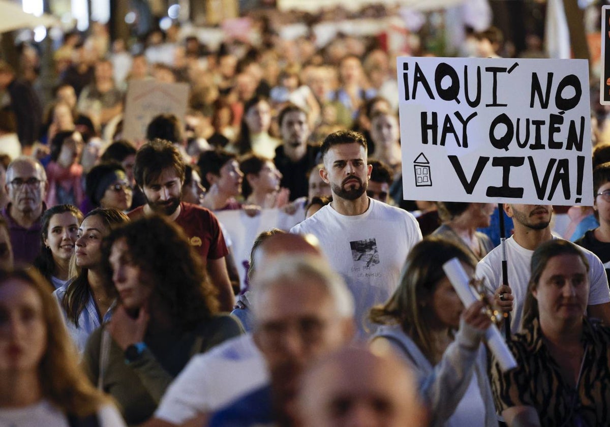 Los lemas, algunos con humor, se sucedieron en la manifestación del sábado.