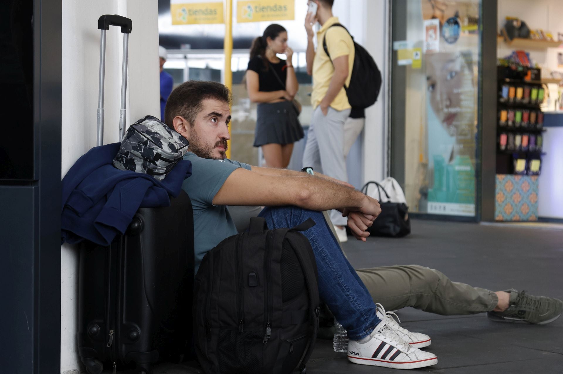 Retrasos y cancelaciones en la estación Joaquín Sorolla de Valencia