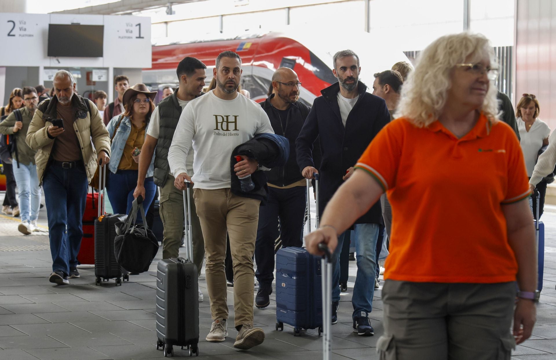 Retrasos y cancelaciones en la estación Joaquín Sorolla de Valencia