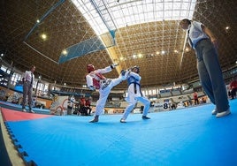 Uno de los combates en el Luis Puig.