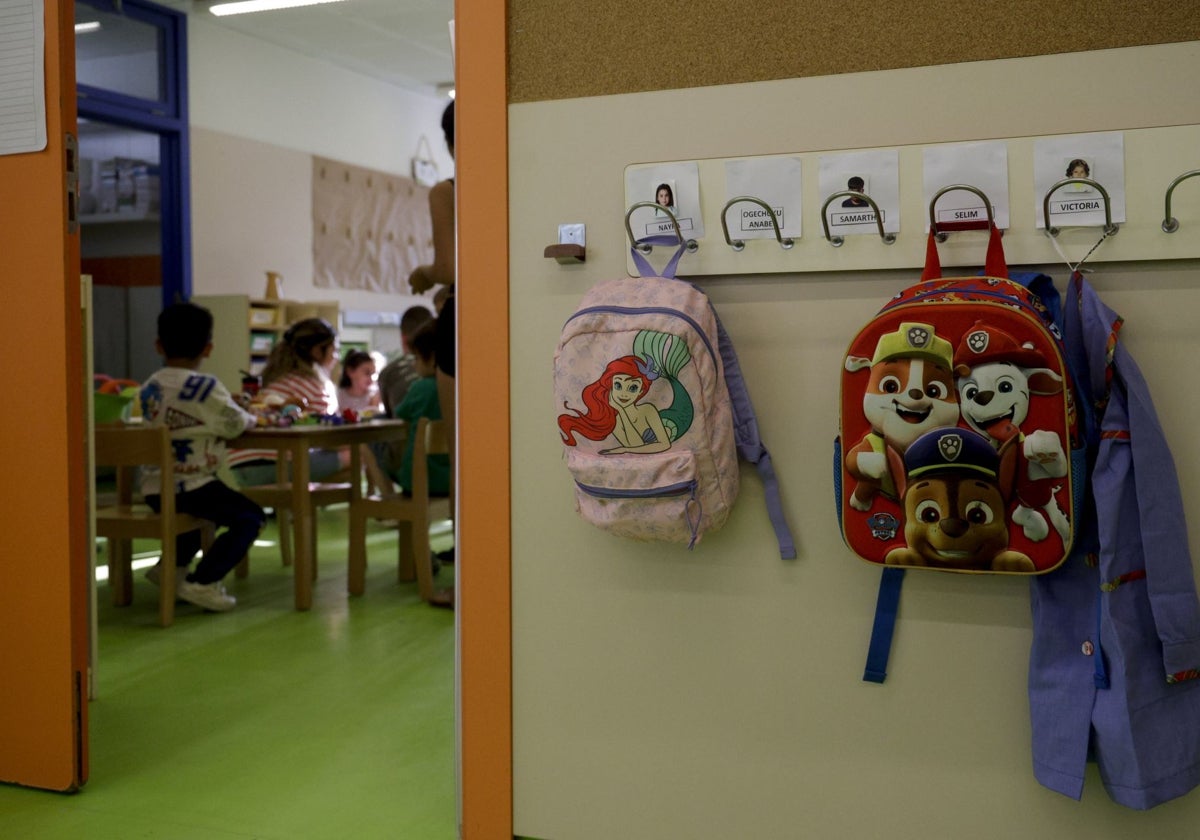 Alumnos de Primaria durante el primer día de clase.