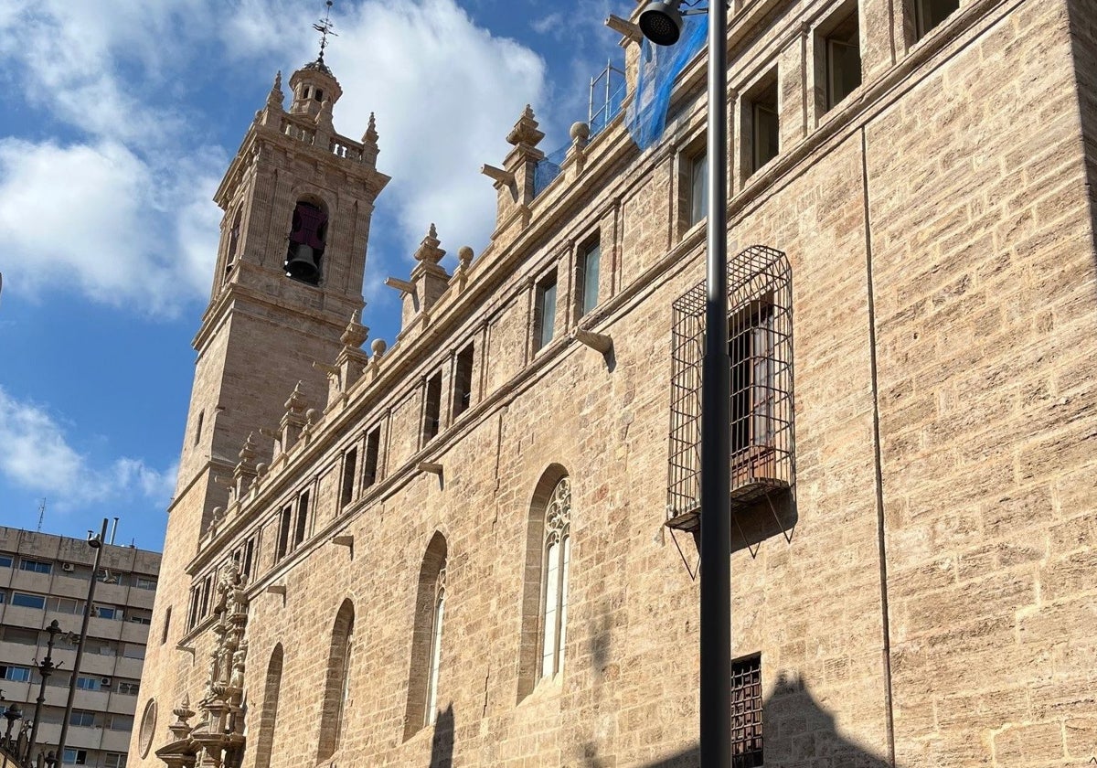 La fachada de los Santos Juanes de Valencia.