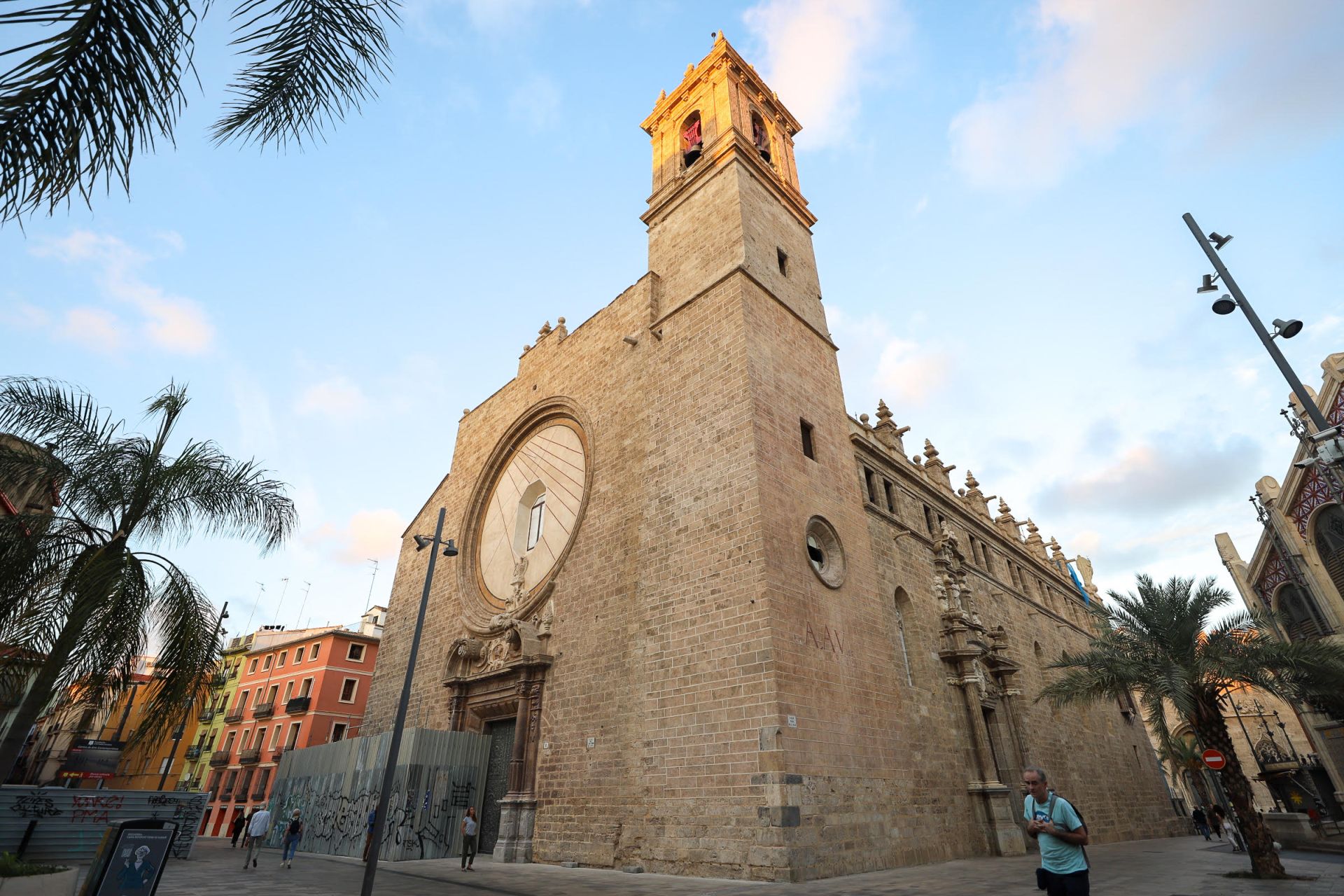 Así están las fachadas de los Santos Juanes tras su restauración