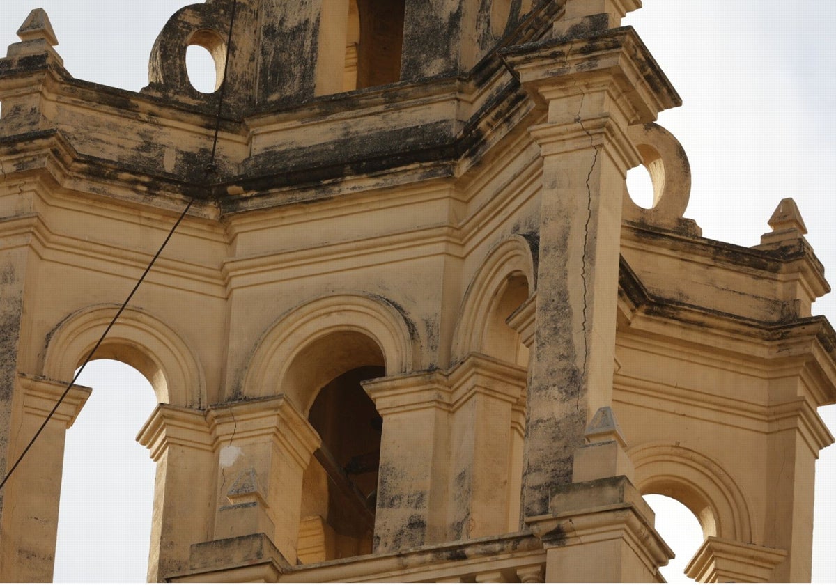 Parte superior del campanario de Santa Mónica donde se aprecia el estado de la construcción.