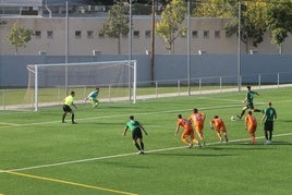 Fede lanzando el penali.