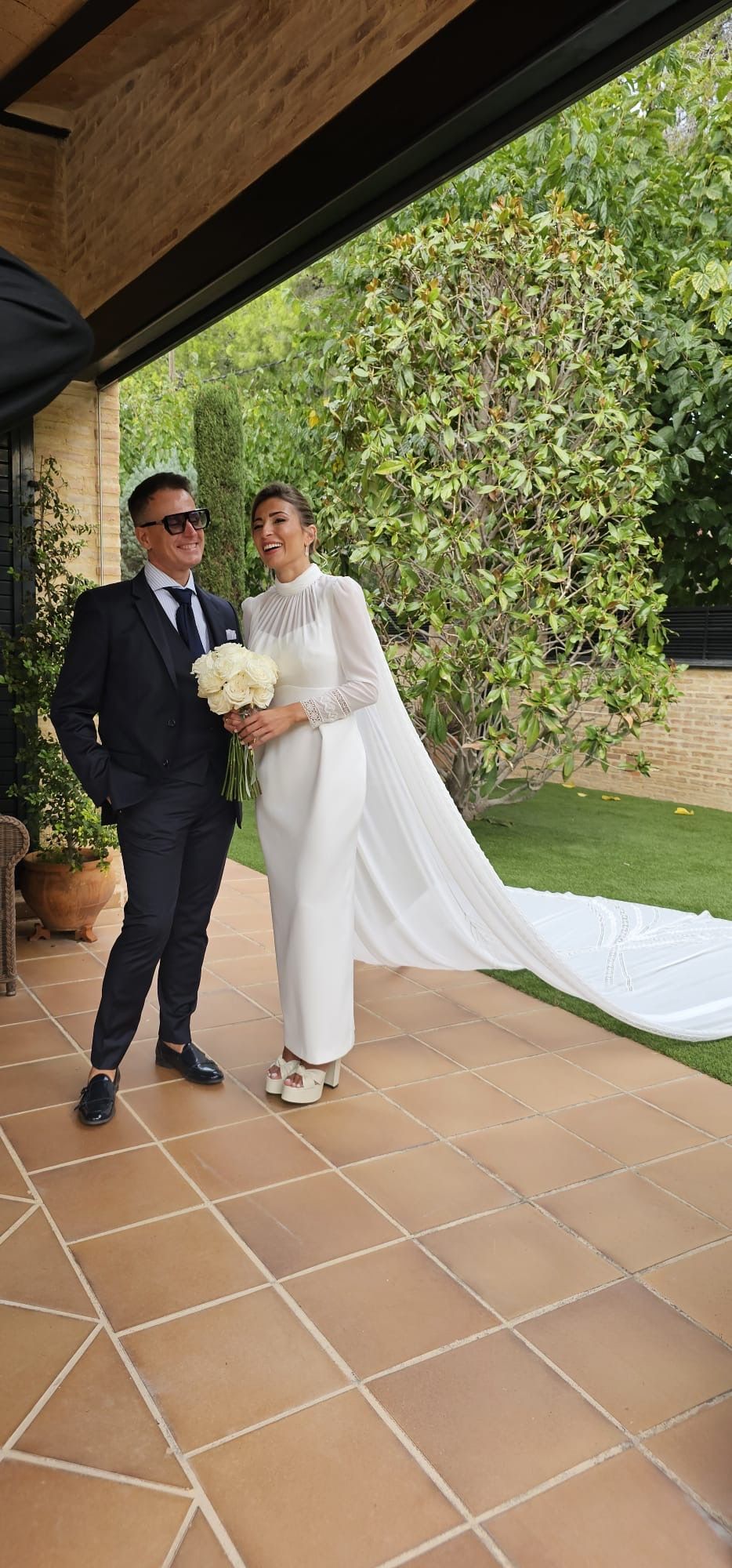 Paula Sanmartín y Hugo Cabo, en su enlace en la Cartuja de Ara Christi de El Puig.