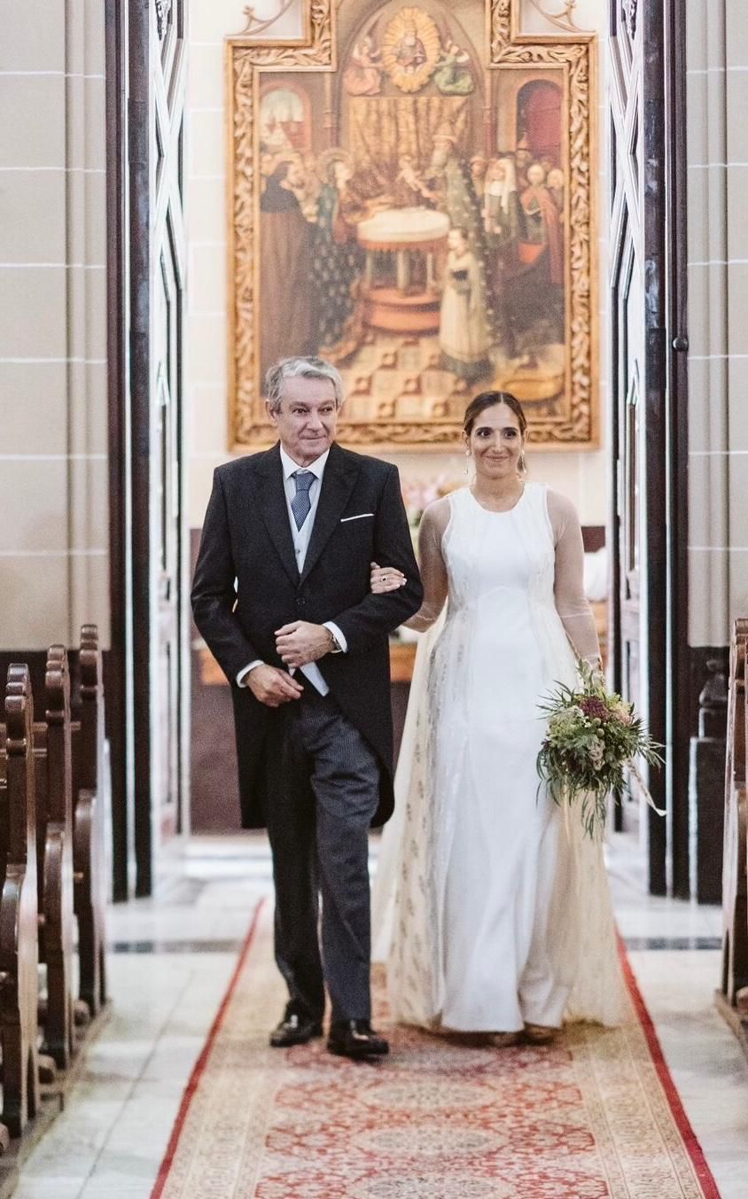 El enlace de Marisa Doñate y Alejandro Cervera se dan el sí quiero en la iglesia de San Juan y San Vicente.