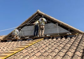 Anteriores trabajos de reparación en la Lonja de Valencia.