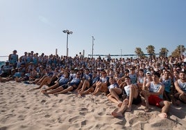 Más de 400 personas despiden la temporada estival de vóley playa