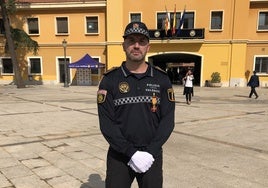 El agente Pedro Navarro en la Central de Policía Local de Valencia.