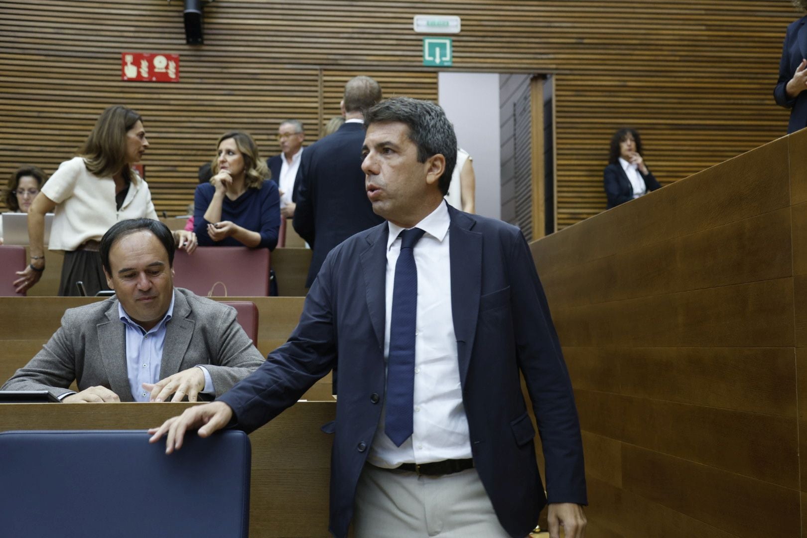 FOTOS | Sesión de control a Mazón en Les Corts