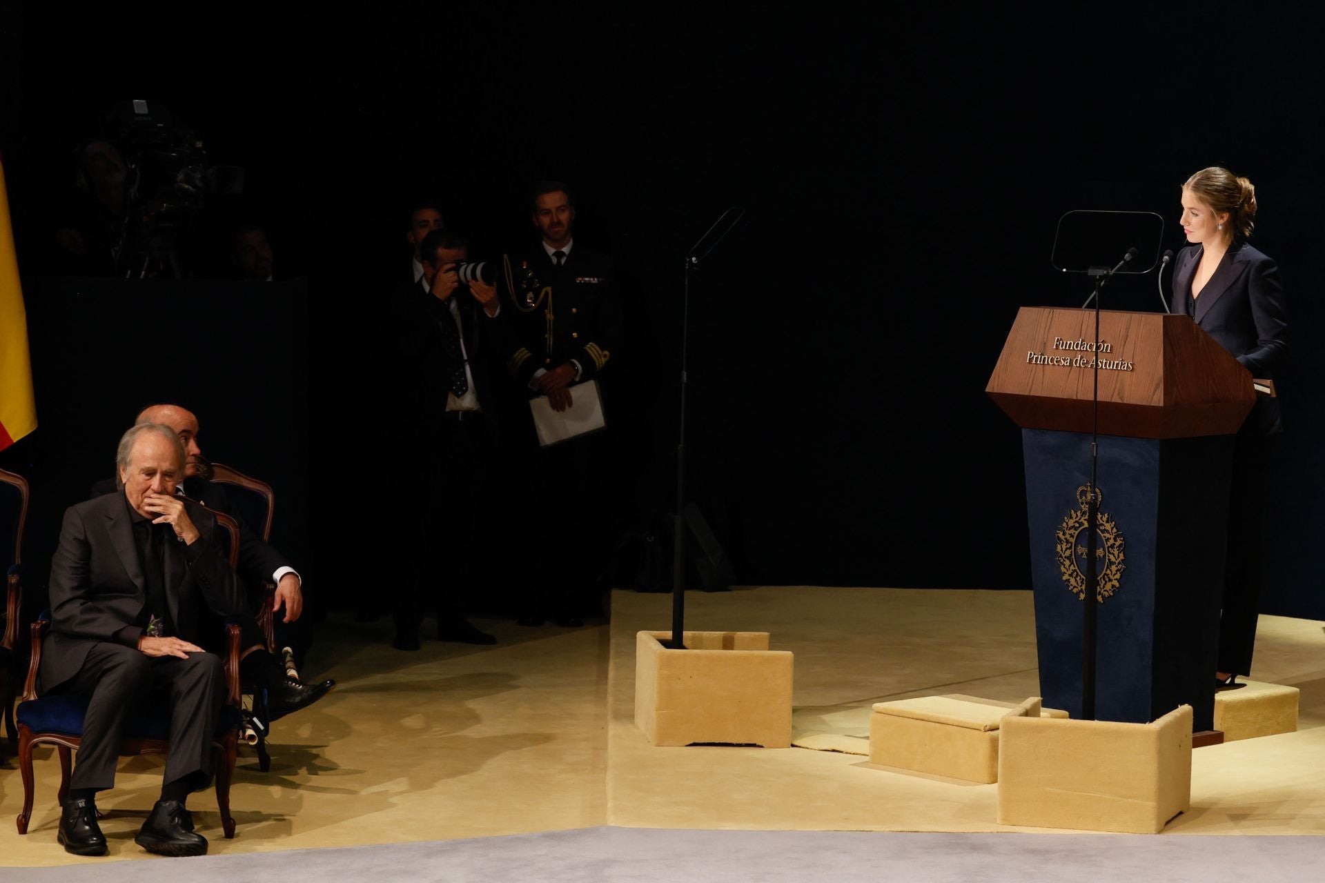 Las mejores fotografías de Leonor, protagonista de los Premios Princesa de Asturias 2024