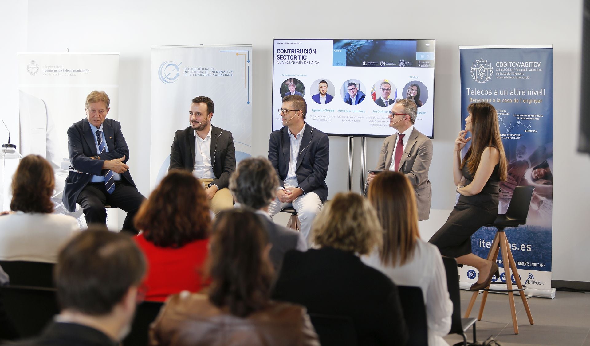 Fotos de la Jornada &#039;La contribución del sector TIC a la economía de la Comunidad Valenciana&#039;