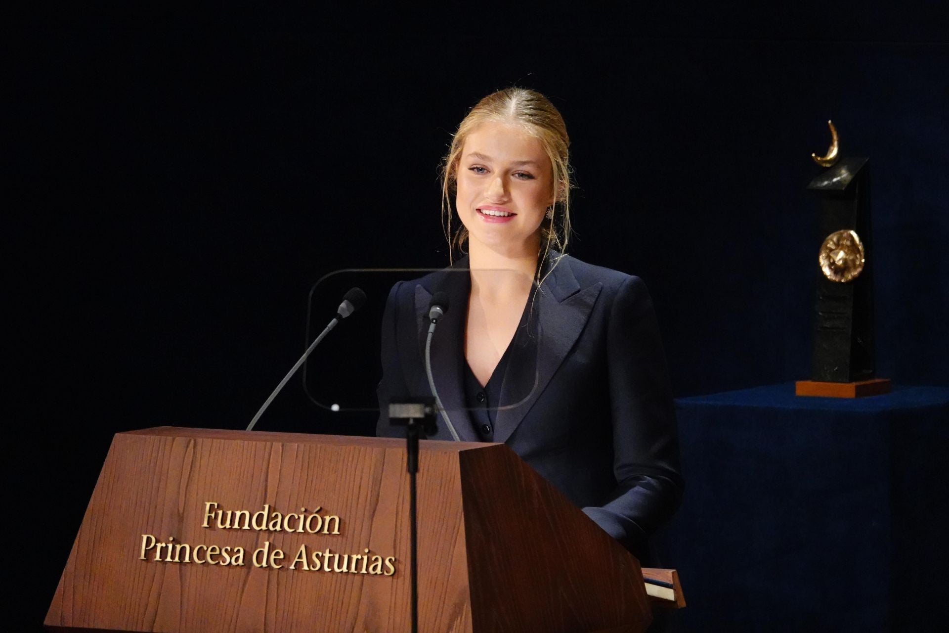 Las mejores fotografías de Leonor, protagonista de los Premios Princesa de Asturias 2024