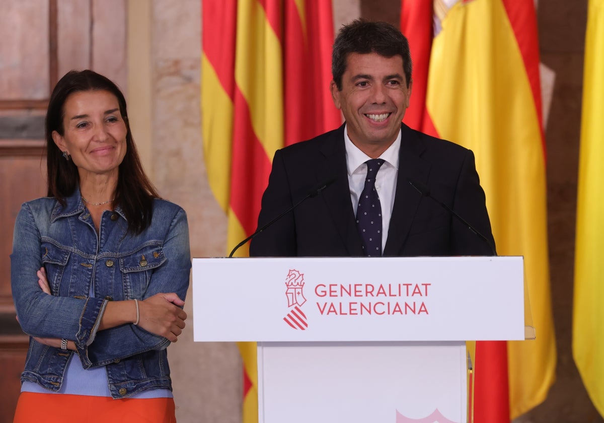 La consellera de Hacienda, Ruth Merino, junto al presidente de la Generalitat, Carlos Mazón. GVA