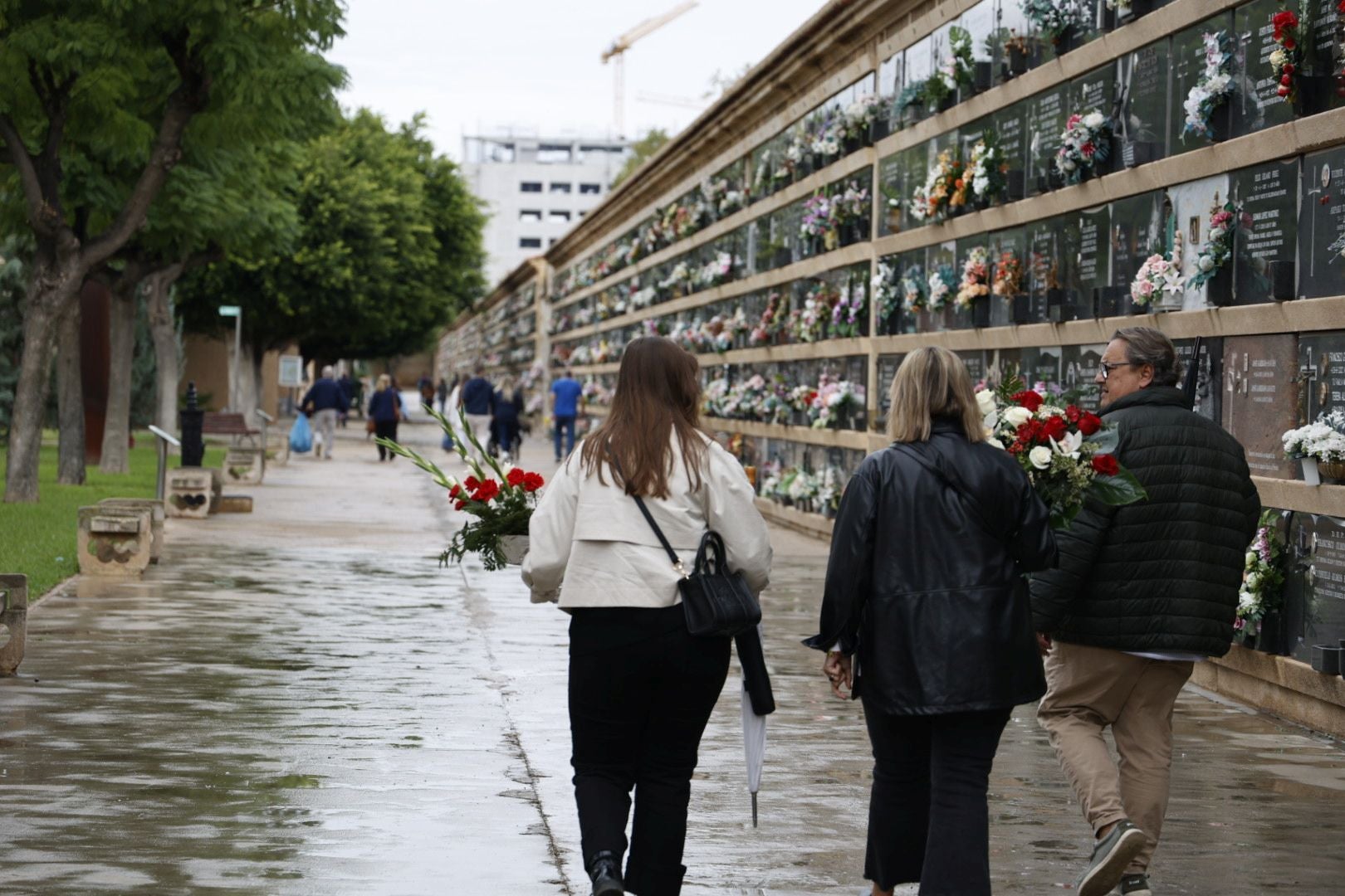 El Cementerio de Valencia se prepara para el día de Todos los Santos