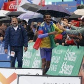 Kejelcha bate el récord del mundo bajo la lluvia en Valencia