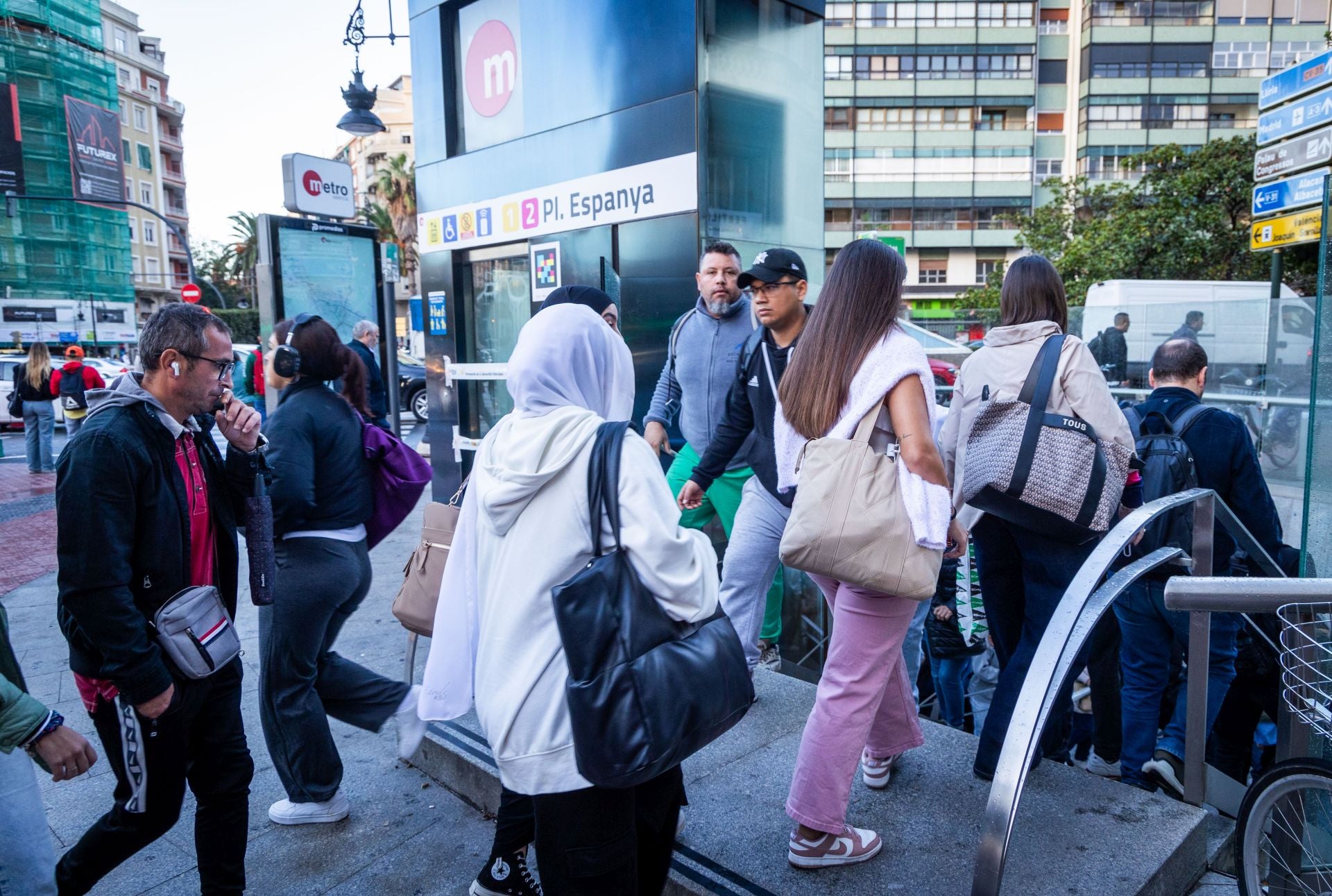 FOTOS | Huelga de conductores de EMT y Metrobús en Valencia