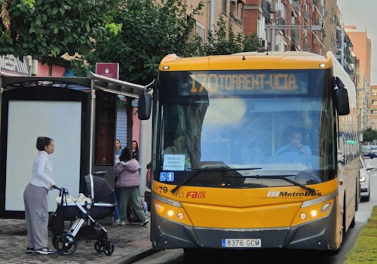 De un autobús lleno a otro vacío: los piquetes alteran la frecuencia de paso en MetroBús