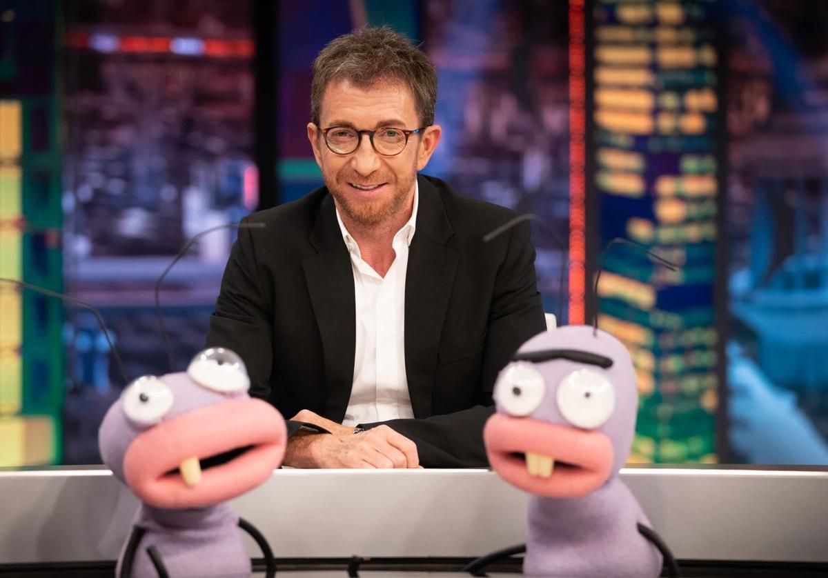 Pablo Motos junto a Trancas y Barrancas en 'El Hormiguero'.