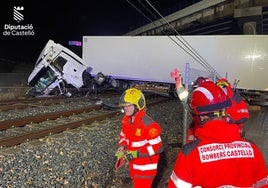 Imagen del camión accidentado.