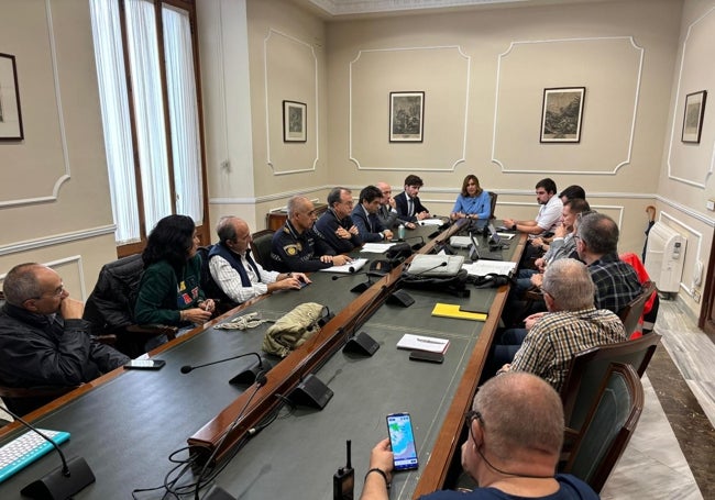 La alcaldesa de Valencia, María José Catalá, ha presidido este martes la reunión del Centro de Coordinación Operativa Municipal (CECOPAL).