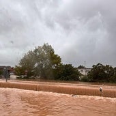 La furia de la DANA: un fallecido, ríos desbordados, desalojados y trenes suspendidos tras 400 litros