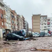 Vecinos de Valencia, alarmados por el suministro de agua en la avenida del Puerto, calles del Eixample o Amistad