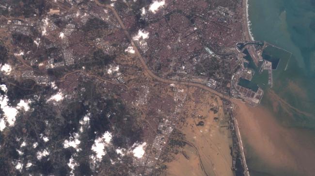 Imagen después - La riada tiñe de marrón el parque de la Albufera