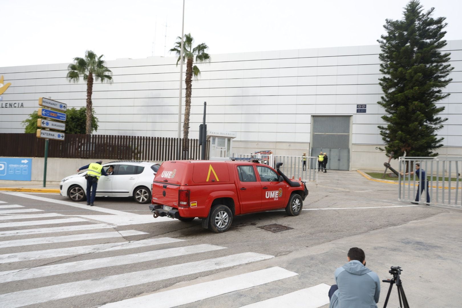 Fotos de la llegada de cadáveres a la morgue instalada en Feria Valencia