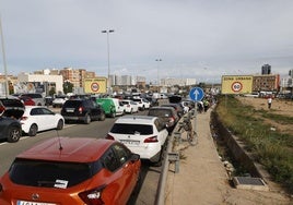 Estas son las carreteras que tienen prohibida la circulación de vehículos particulares este fin de semana en Valencia