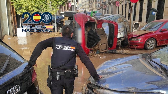 Un agente de la Policía Nacional.