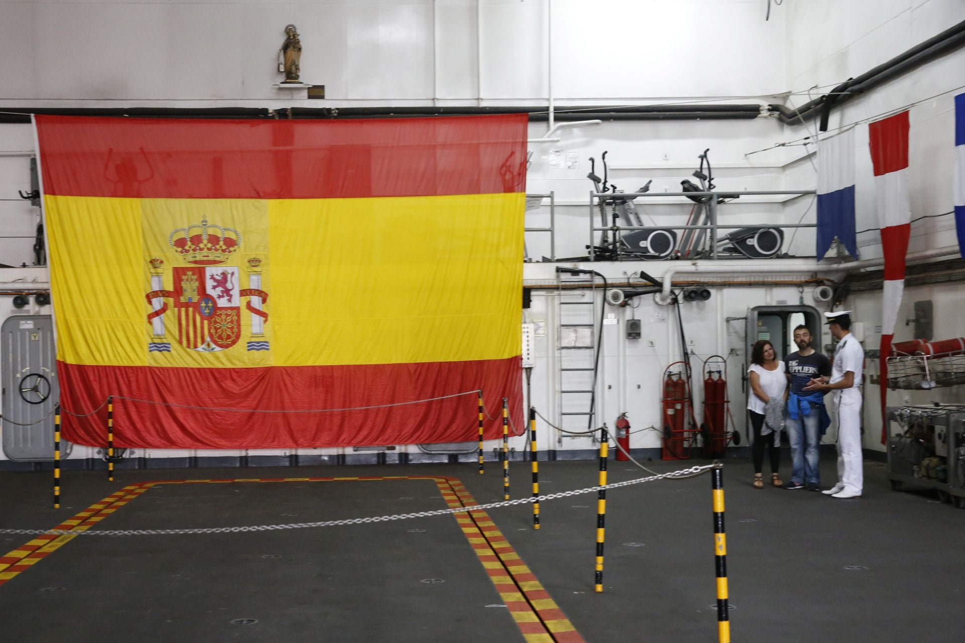 Así es el buque Galicia de la Armada que llega a la DANA de Valencia